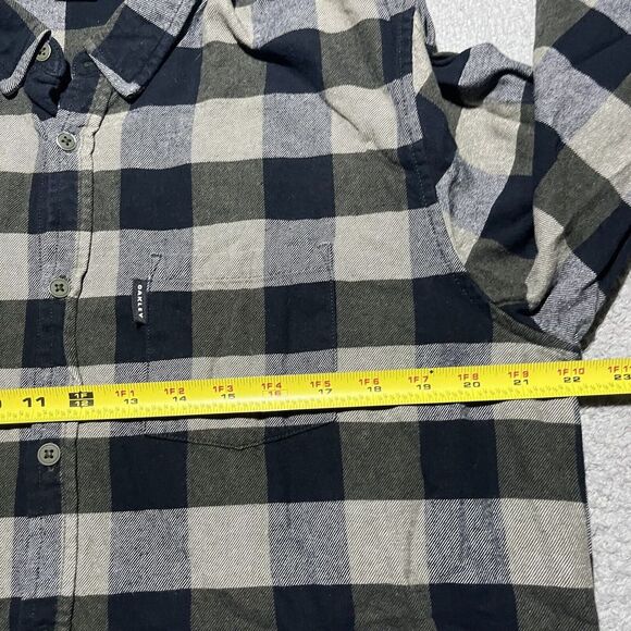 Oakley Shirt Mens Large Plaid Flannel Long Sleeve Custom Fit Button Up - Picture 5 of 8